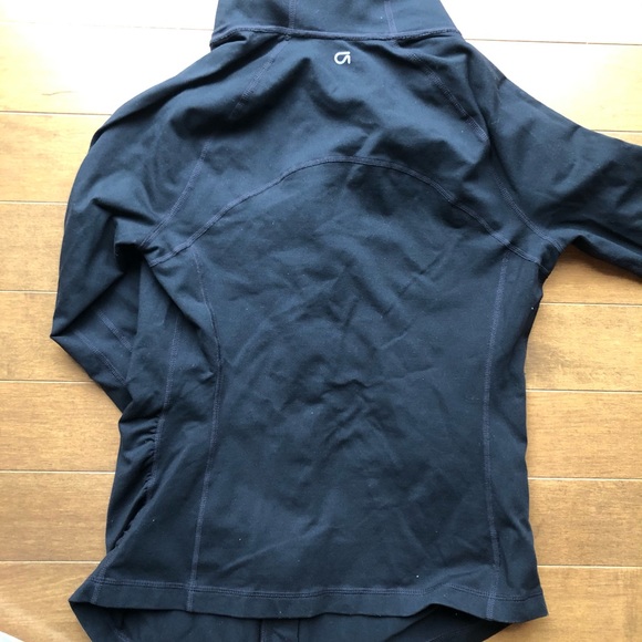 Gap Fit MATERNITY zipup Small - Picture 2 of 5